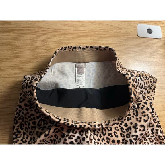 Chico’s Animal Print Ponte stretch so slimming Juliet Ankle Pant Size .5 S Sand - Picture 6 of 13